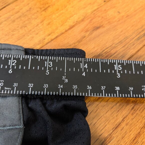 Under Armour athletic shorts M - Picture 6 of 8